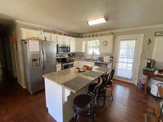 160 CLEMENT DR, Savannah, TN 38372