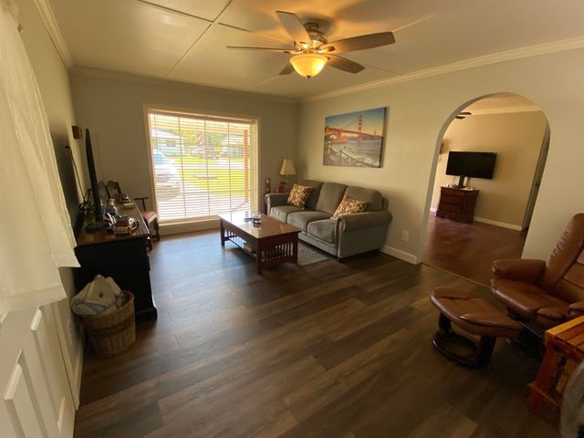 160 CLEMENT DR, Savannah, TN 38372