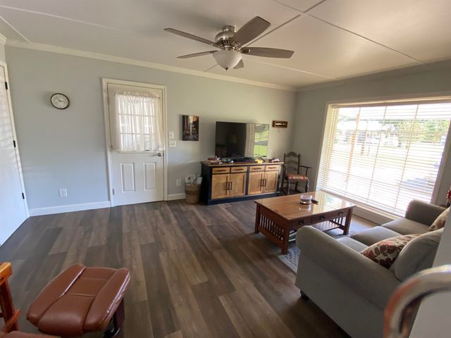 160 CLEMENT DR, Savannah, TN 38372