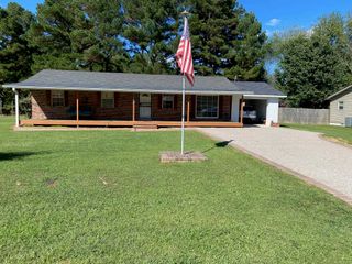 160 CLEMENT DR, Savannah, TN 38372