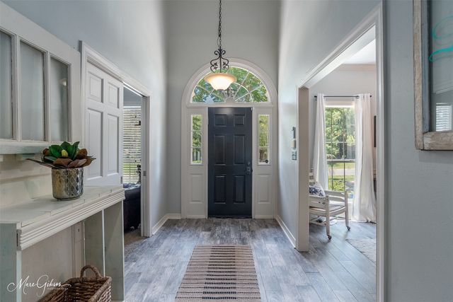 1260 Capilano Drive, Shreveport, LA 71106