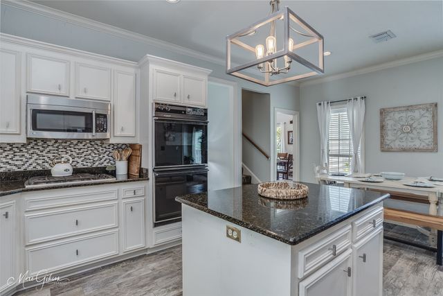 1260 Capilano Drive, Shreveport, LA 71106