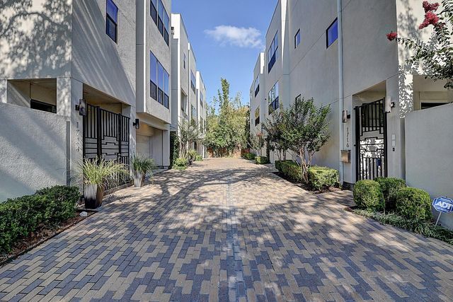 1724 Woodhead Street, Houston, TX 77019