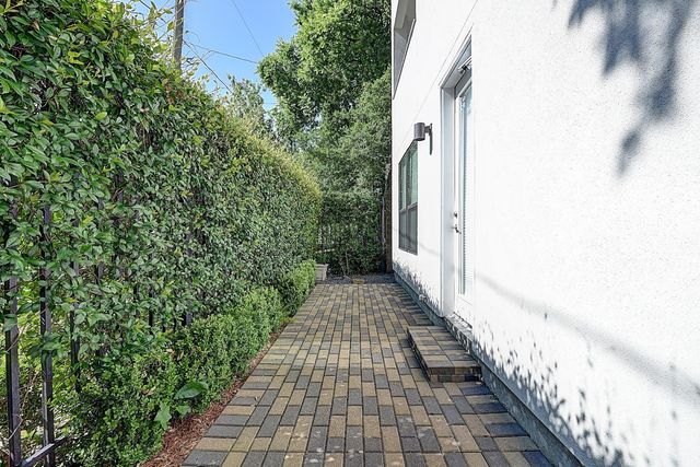 1724 Woodhead Street, Houston, TX 77019