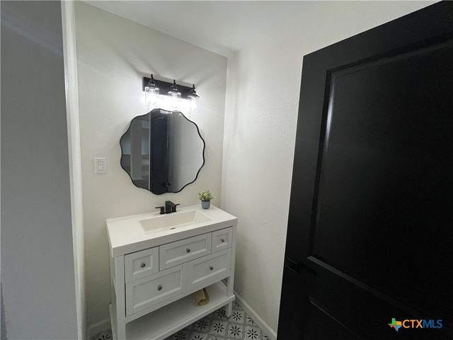 420 El Camino Real Street, Port Lavaca, TX 77979