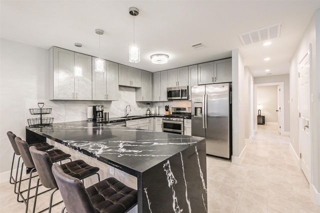 7518 Dearborn Street, Houston, TX 77055