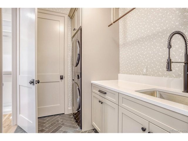 1842 S Corona St, Denver, CO 80210