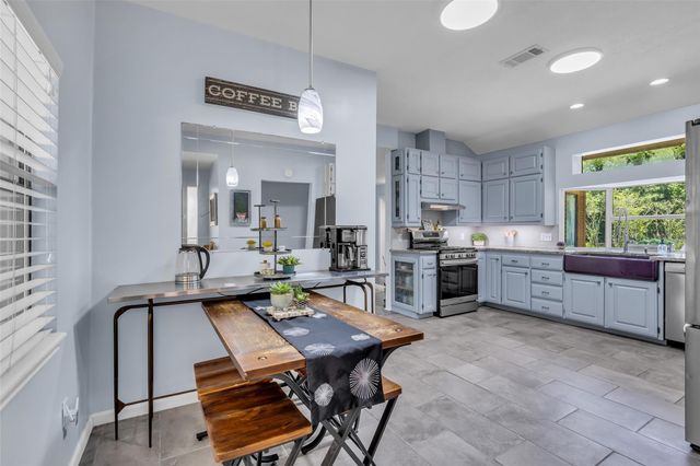 1439 County Road 318, Cleveland, TX 77327