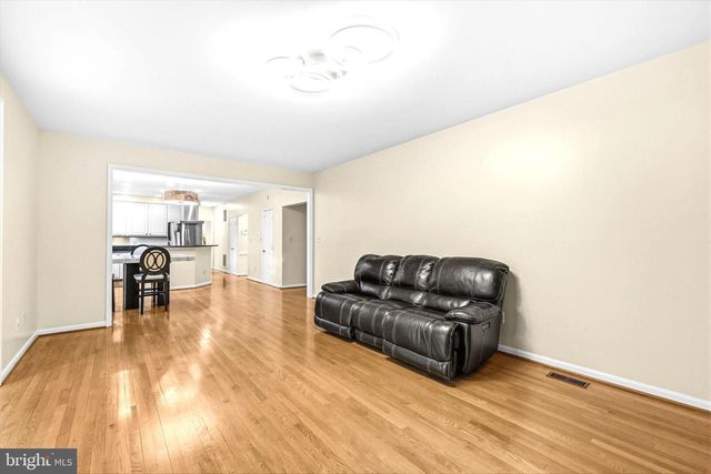 15118 WETHERBURN DR, Centreville, VA 20120