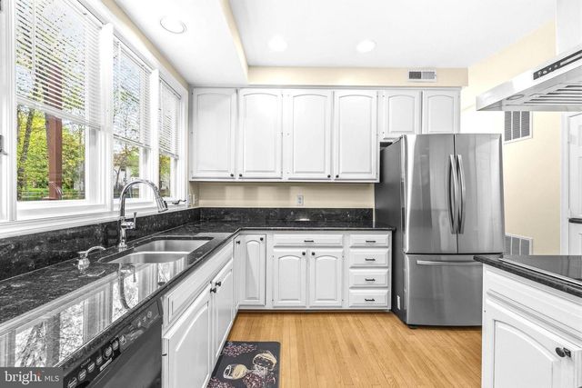 15118 WETHERBURN DR, Centreville, VA 20120