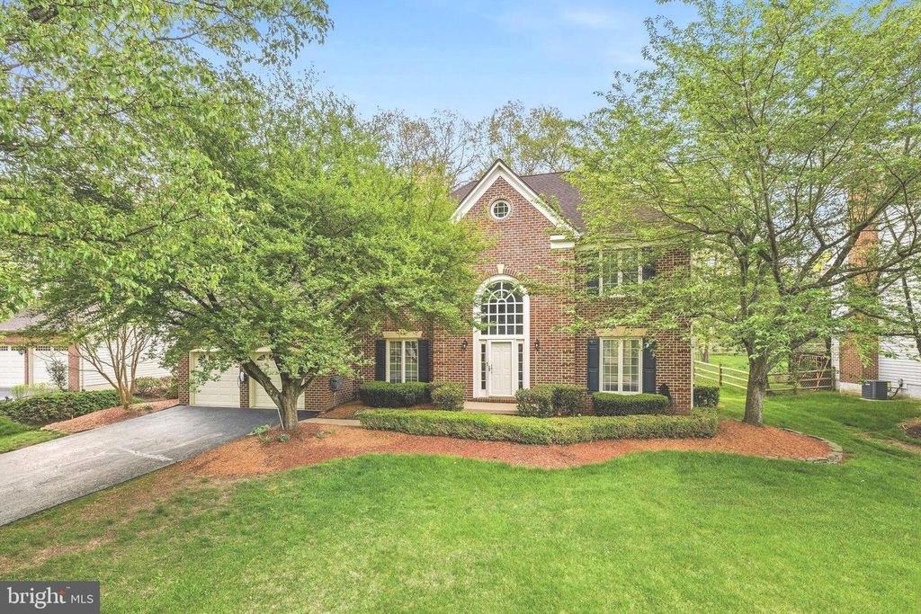 15118 WETHERBURN DR, Centreville, VA 20120