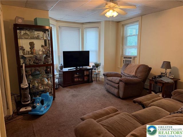 1000 West Wilkes Barre Street, Easton, PA 18042