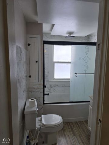 814 N Dequincy Street, Indianapolis, IN 46201