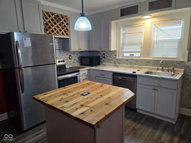 814 N Dequincy Street, Indianapolis, IN 46201