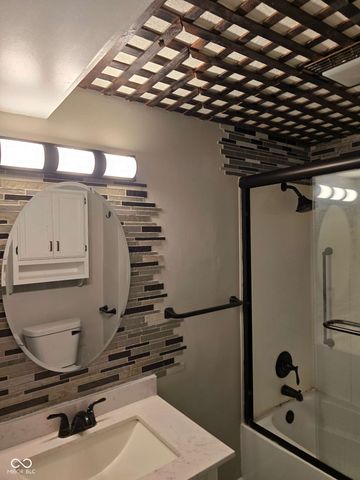 814 N Dequincy Street, Indianapolis, IN 46201