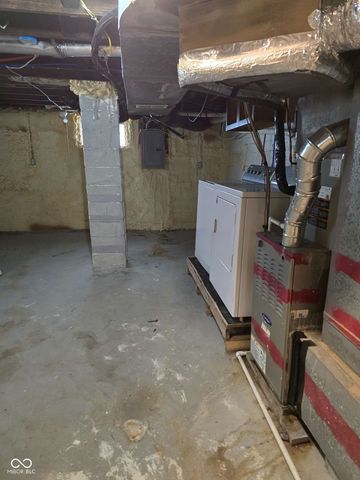 814 N Dequincy Street, Indianapolis, IN 46201