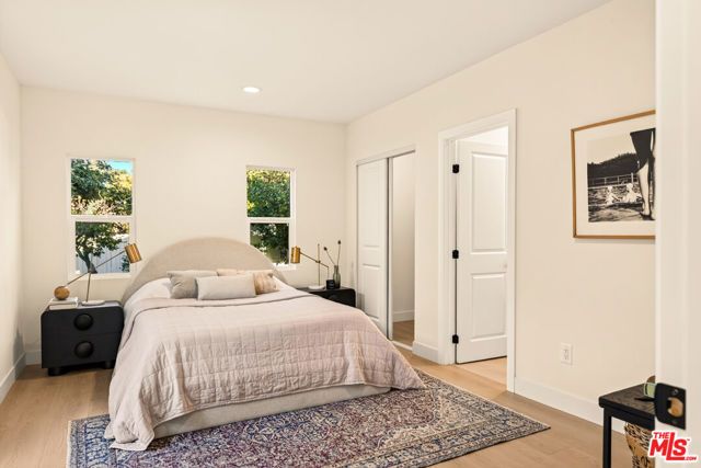 4226 Redwood Avenue, Los Angeles, CA 90066