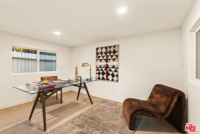 4226 Redwood Avenue, Los Angeles, CA 90066