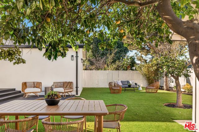 4226 Redwood Avenue, Los Angeles, CA 90066