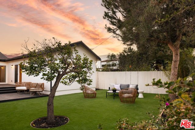 4226 Redwood Avenue, Los Angeles, CA 90066