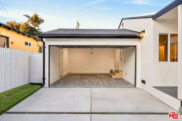 4226 Redwood Avenue, Los Angeles, CA 90066