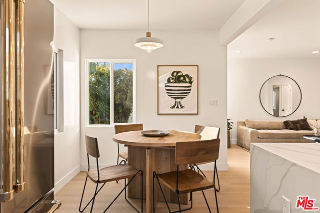 4226 Redwood Avenue, Los Angeles, CA 90066