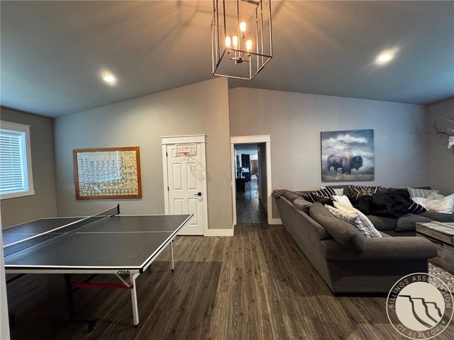 2759 N 13th Road, Worden, MT 59088