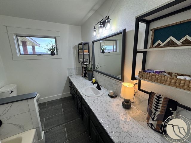 2759 N 13th Road, Worden, MT 59088