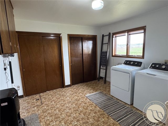 2759 N 13th Road, Worden, MT 59088