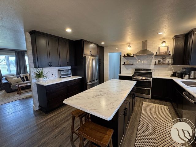 2759 N 13th Road, Worden, MT 59088