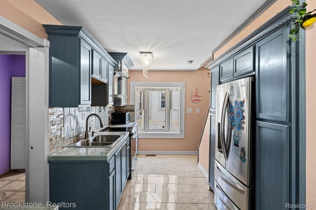 23722 Brest, Taylor, MI 48180