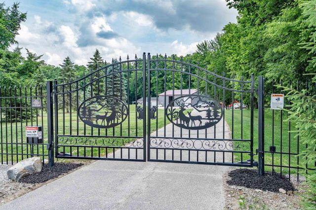 3330 Hursh Road, Fort Wayne, IN 46845