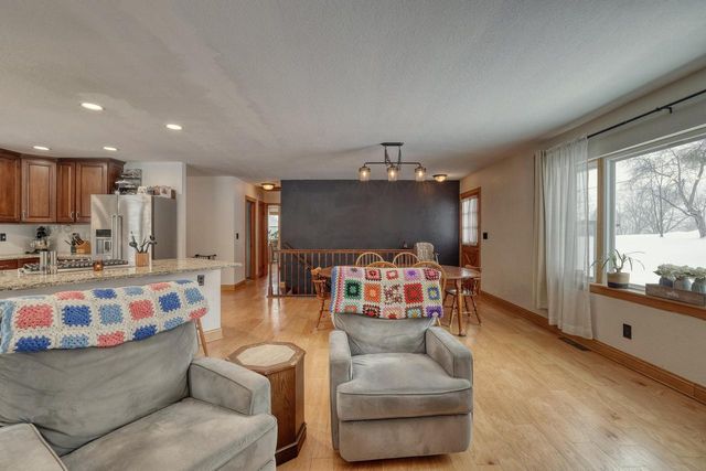 N67W29921 Hartling ROAD, Hartland, WI 53029