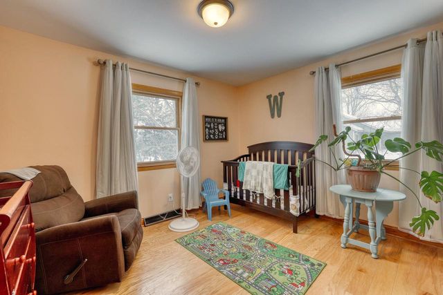 N67W29921 Hartling ROAD, Hartland, WI 53029