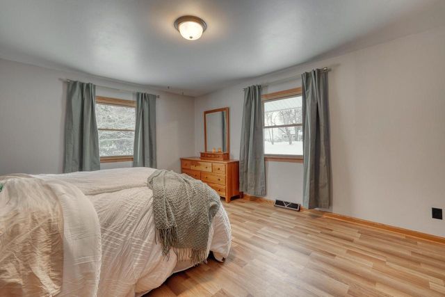 N67W29921 Hartling ROAD, Hartland, WI 53029