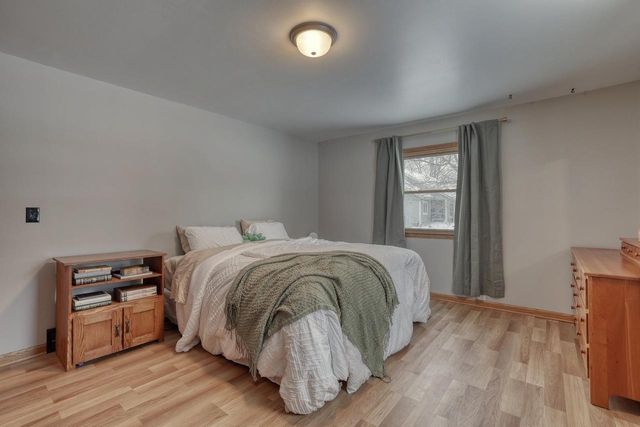 N67W29921 Hartling ROAD, Hartland, WI 53029