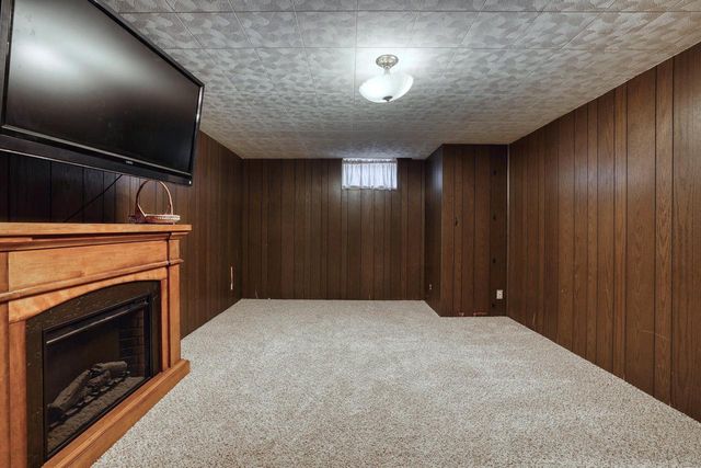 N67W29921 Hartling ROAD, Hartland, WI 53029