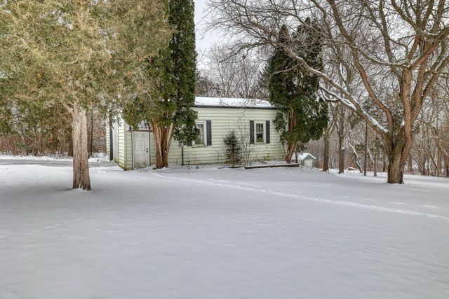 N67W29921 Hartling ROAD, Hartland, WI 53029