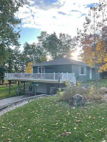 N67W29921 Hartling ROAD, Hartland, WI 53029