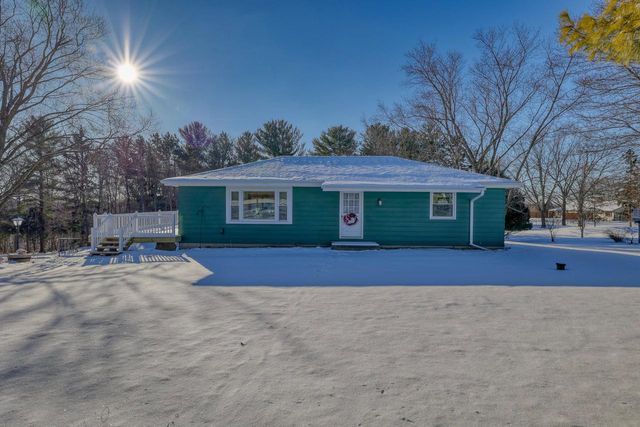 N67W29921 Hartling ROAD, Hartland, WI 53029