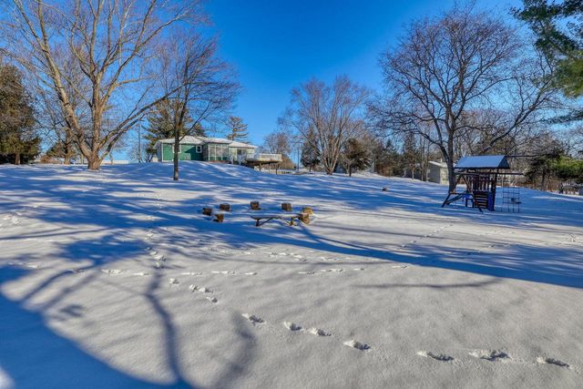 N67W29921 Hartling ROAD, Hartland, WI 53029