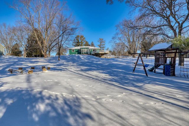 N67W29921 Hartling ROAD, Hartland, WI 53029