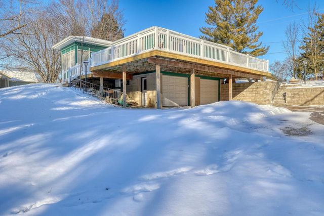 N67W29921 Hartling ROAD, Hartland, WI 53029