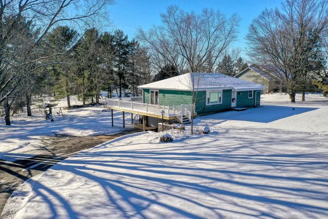 N67W29921 Hartling ROAD, Hartland, WI 53029