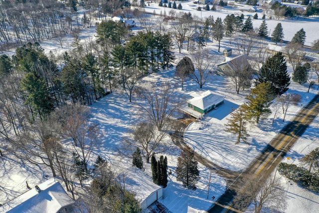 N67W29921 Hartling ROAD, Hartland, WI 53029