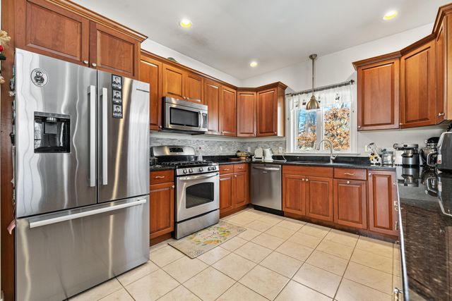 111 Sisters Circle, Yarmouth Port, MA 02675