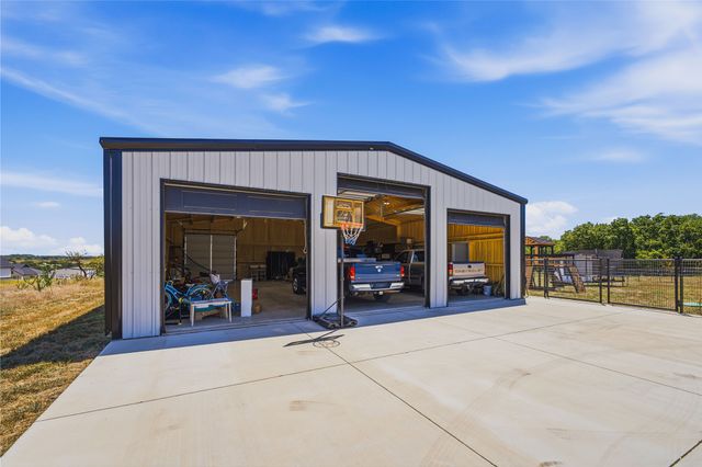 212 Dan Russell Bend, Weatherford, TX 76087