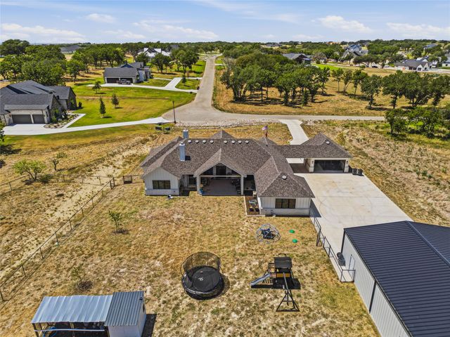 212 Dan Russell Bend, Weatherford, TX 76087