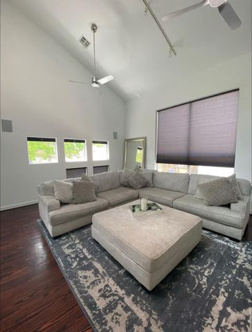 3002 Commerce Street, Houston, TX 77003