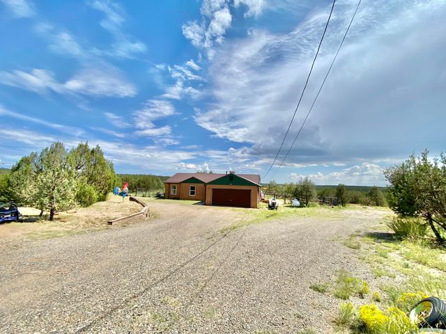 140 JESSE JAMES Road, Edgewood, NM 87015
